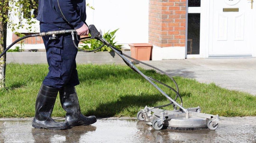 Čištění a mytí betonové dlažby